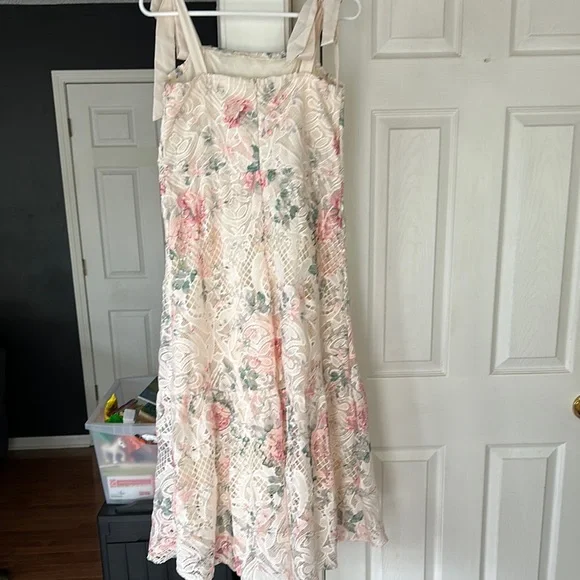 Floral Lace Midi Dress - Picture 3 of 4